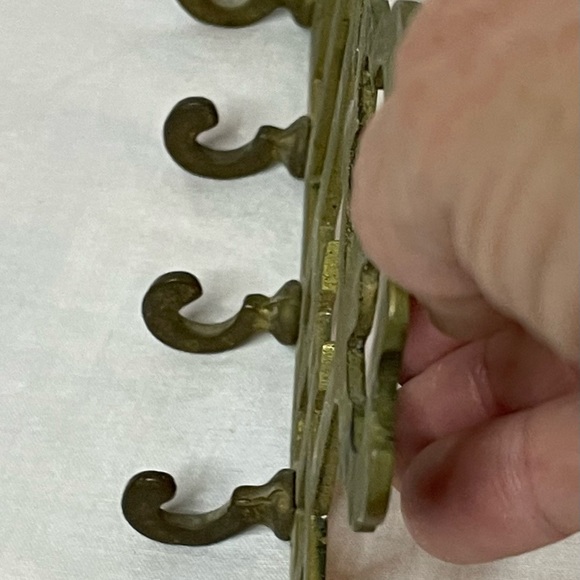 Vintage solid brass wall key holder. Design is of a home, picket fence and tree. - Picture 4 of 9